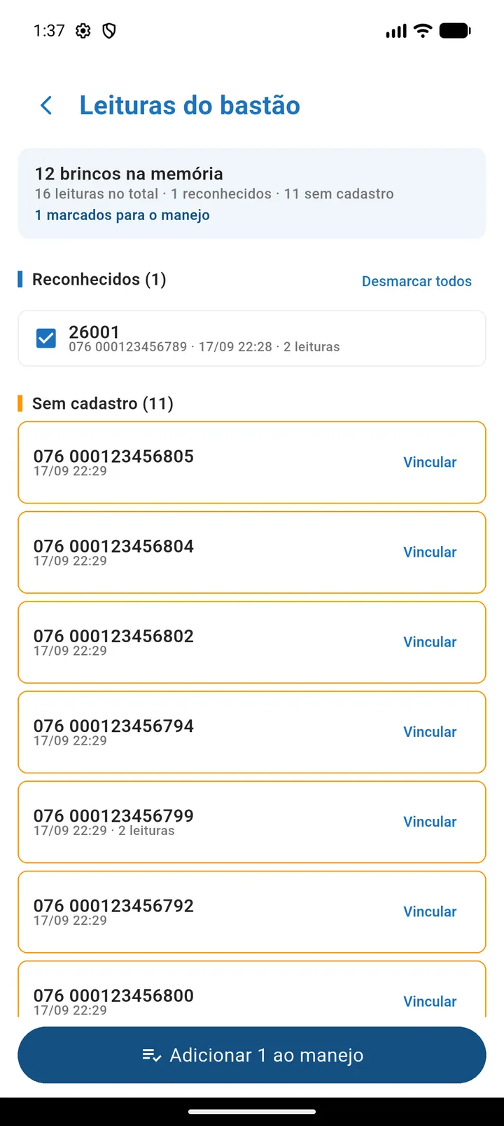 Leituras do bastão abertas pelo manejo, com o animal reconhecido marcado no topo, a lista de brincos sem cadastro e o botão Adicionar 1 ao manejo